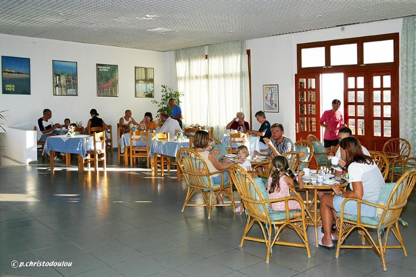 Albatros Hotel Амоопи Екстериор снимка